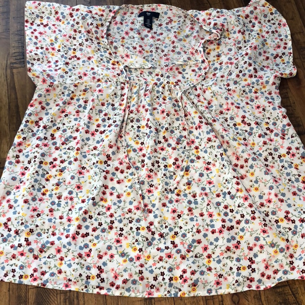 Gap short sleeve blouse